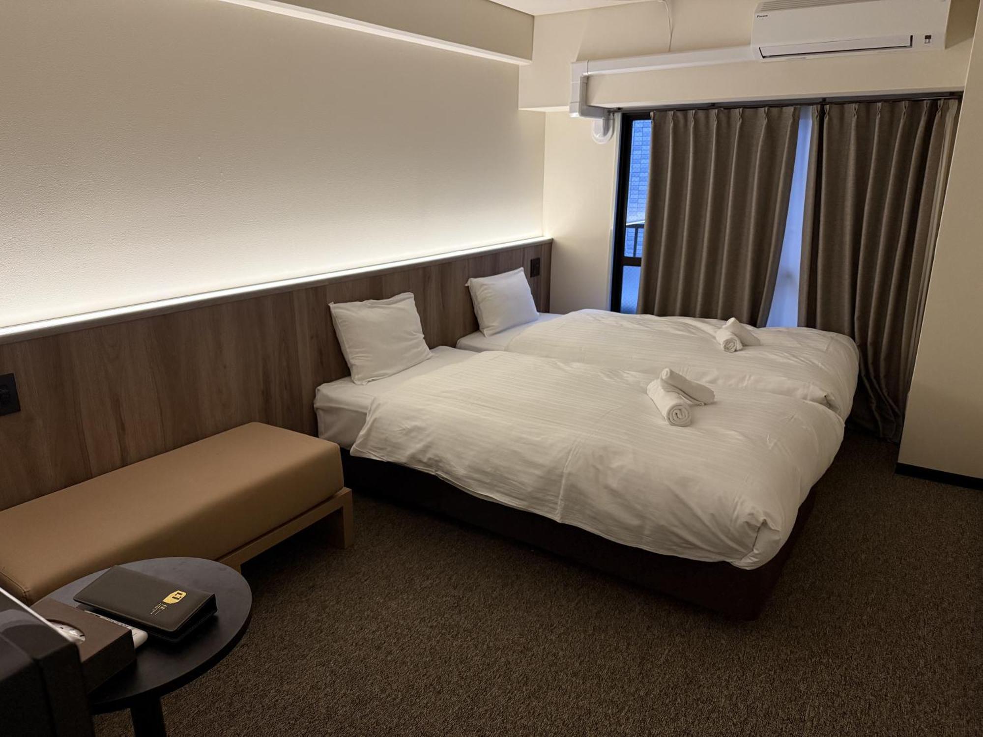 Lite House Shinsaibashi IV Hotel Osaka Bagian luar foto